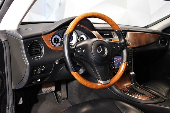 Mercedes-Benz CLS500 13 of 25