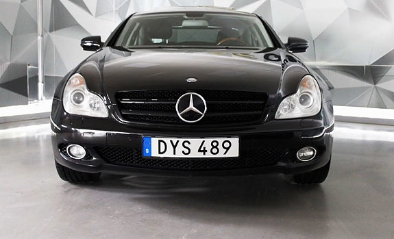 Mercedes-Benz CLS500 7 of 25