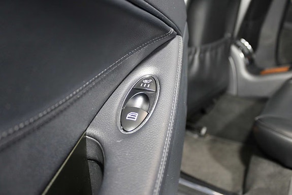 Mercedes-Benz CLS500 21 of 25