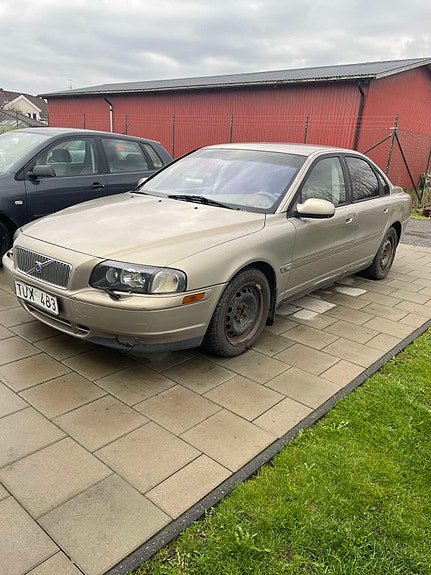 Volvo S80 2 of 5