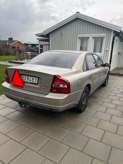 Volvo S80 3 of 5
