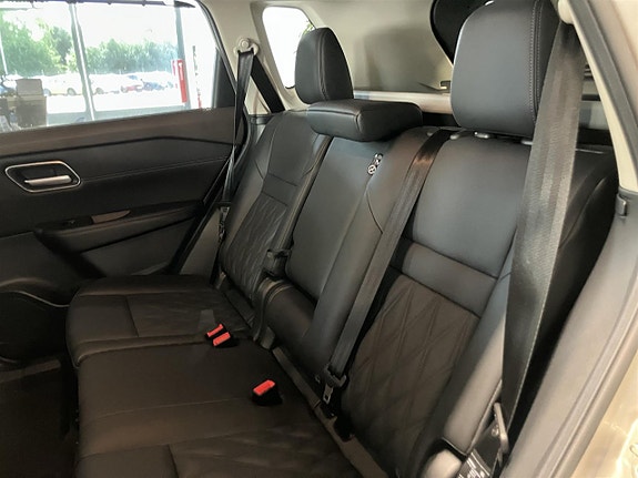 Nissan X-Trail 11 of 17
