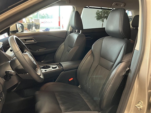 Nissan X-Trail 12 of 17