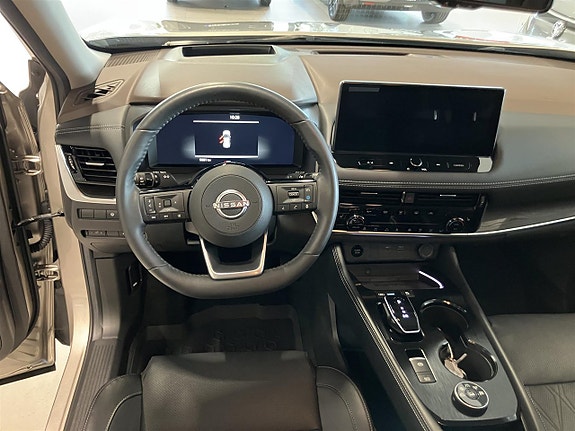 Nissan X-Trail 3 of 17