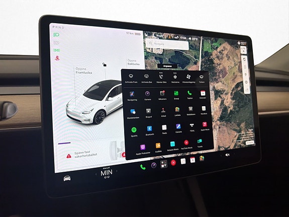 Tesla Model Y 22 of 30
