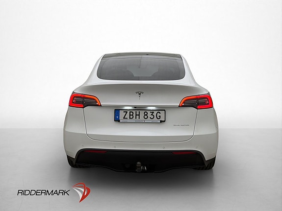 Tesla Model Y 8 of 30