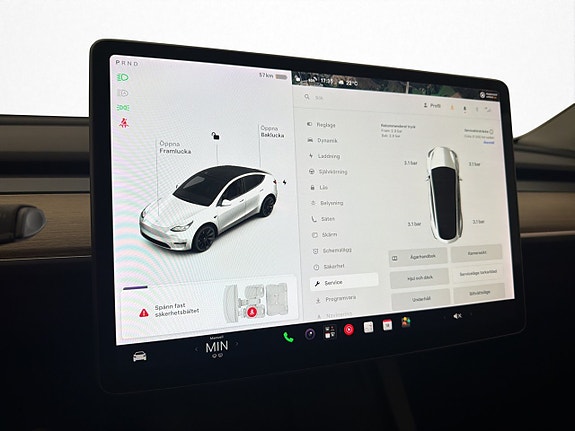 Tesla Model Y 25 of 30