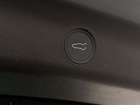 Tesla Model Y 29 of 30