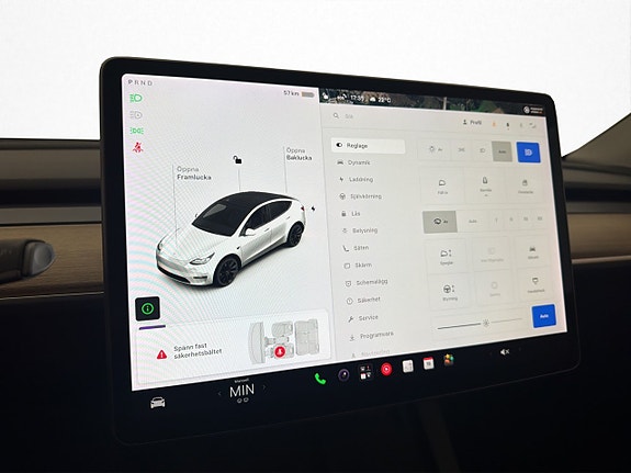 Tesla Model Y 23 of 30
