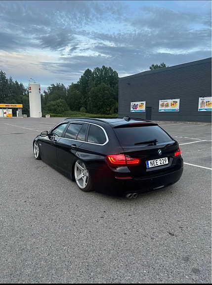 BMW 520d 3 of 8