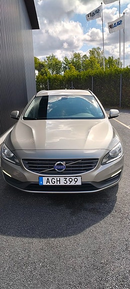 Volvo V60 13 of 18