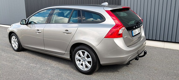 Volvo V60 4 of 18