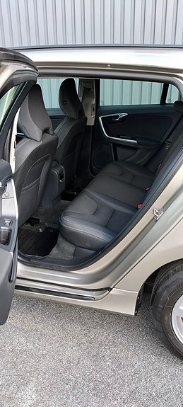 Volvo V60 7 of 18