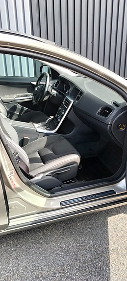 Volvo V60 8 of 18