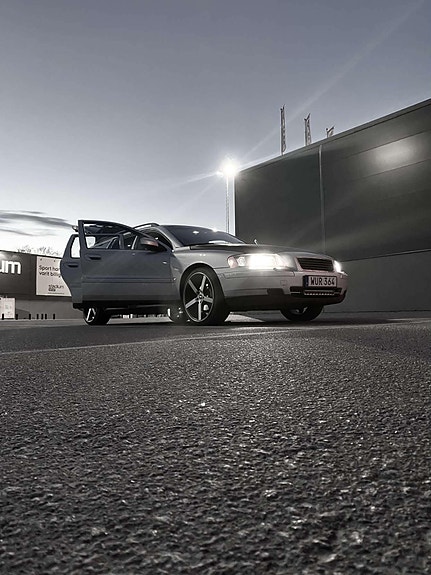 Volvo V70 7 of 8