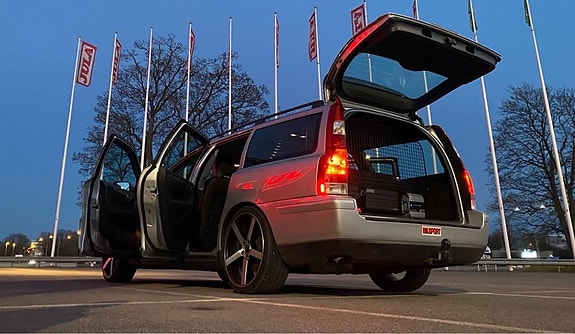 Volvo V70 6 of 8