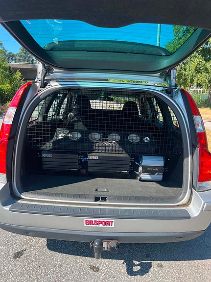 Volvo V70 3 of 8