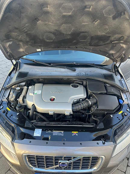 Volvo V70 9 of 9