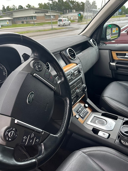 Land Rover Discovery 5 of 6