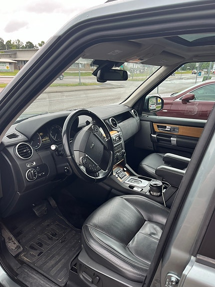 Land Rover Discovery 6 of 6