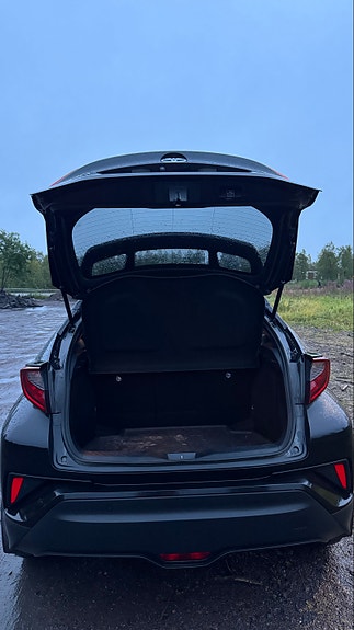 Toyota C-HR 8 of 8