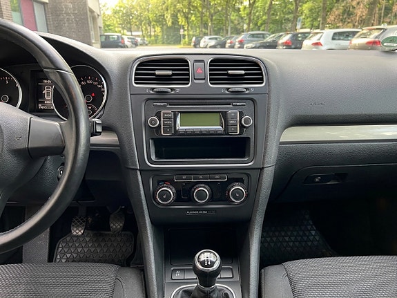 Volkswagen Golf VI 19 of 22