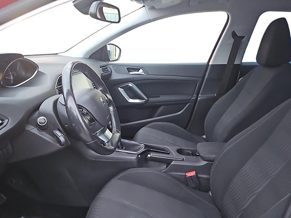 Peugeot 308 SW 6 of 8
