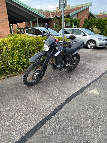 Yamaha XT660R 2 of 5