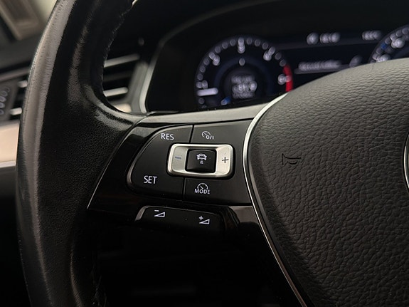 Volkswagen Passat 15 of 30
