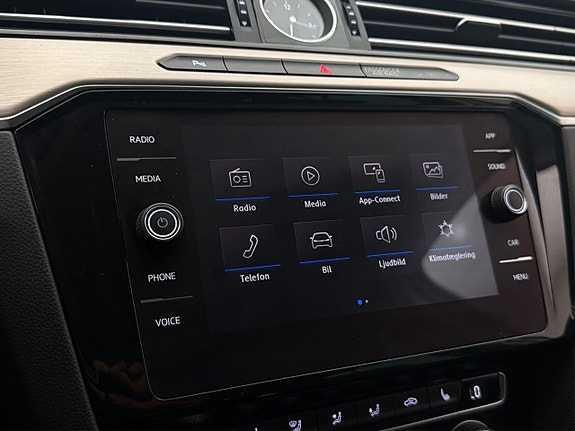 Volkswagen Passat 20 of 30