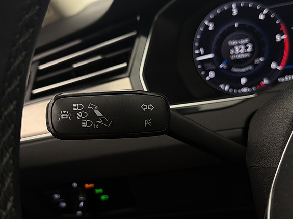 Volkswagen Passat 30 of 30