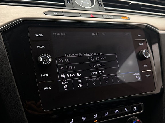Volkswagen Passat 19 of 30