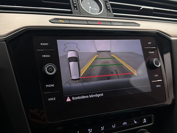 Volkswagen Passat 17 of 30