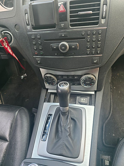 Mercedes-Benz C220 9 of 10