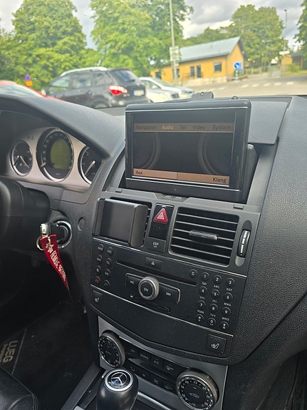 Mercedes-Benz C220 8 of 10
