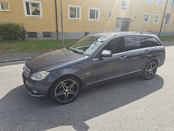 Mercedes-Benz C220 5 of 10