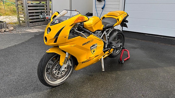 Ducati 999 2 of 9