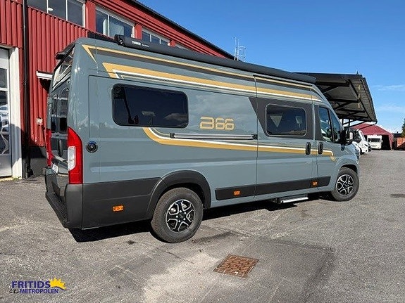 Bürstner B66 C 640 Nyhet! Dieselvärme-Skinnklädsel-Variobadrum 4 of 11