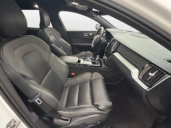 Volvo V60 12 of 30