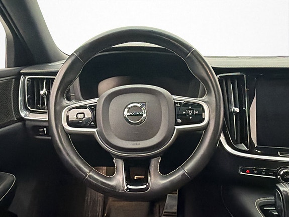 Volvo V60 11 of 30