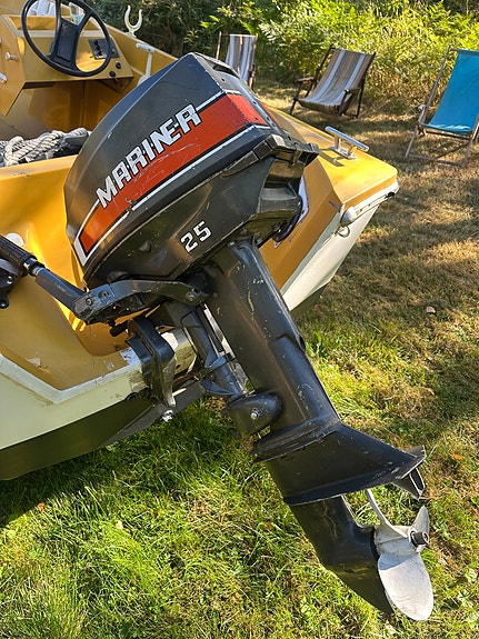 Terhi 410 motorbåt styrpulpet 25 hk Mariner och trailer 6 of 11