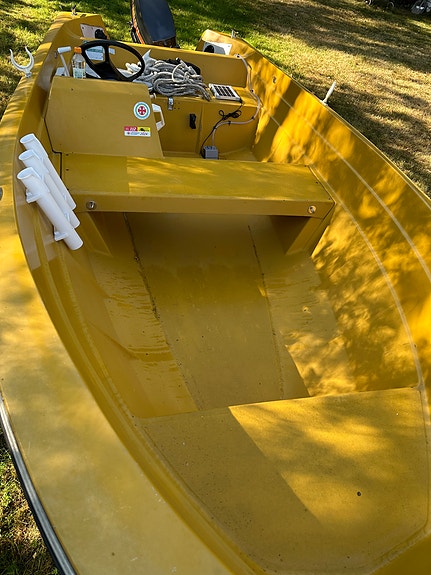 Terhi 410 motorbåt styrpulpet 25 hk Mariner och trailer 10 of 11