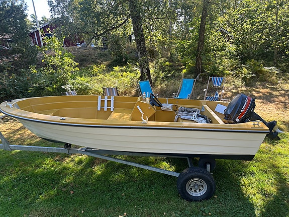 Terhi 410 motorbåt styrpulpet 25 hk Mariner och trailer 4 of 11