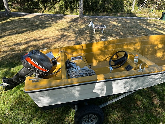 Terhi 410 motorbåt styrpulpet 25 hk Mariner och trailer 11 of 11
