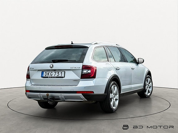 Skoda Octavia Scout 9 of 18