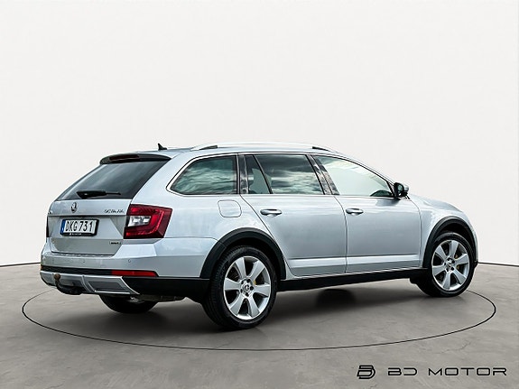 Skoda Octavia Scout 3 of 18