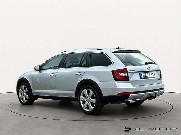 Skoda Octavia Scout 7 of 18