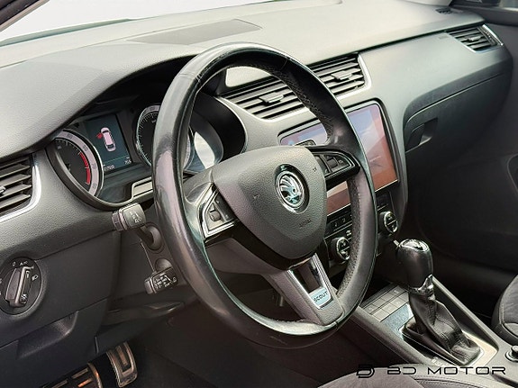 Skoda Octavia Scout 10 of 18