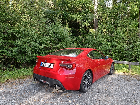 Toyota GT86 2 of 4