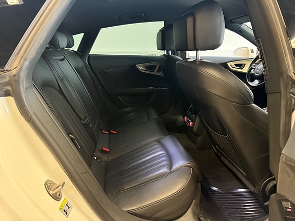 Audi A7 9 of 17